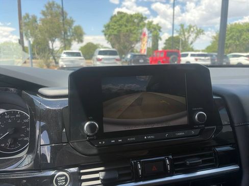 Used 2024 Nissan Pathfinder SV FWD image 31