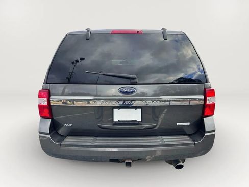 Used 2017 Ford Expedition XLT image 6