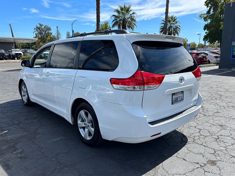Used 2012 Toyota Sienna LE FWD image 9
