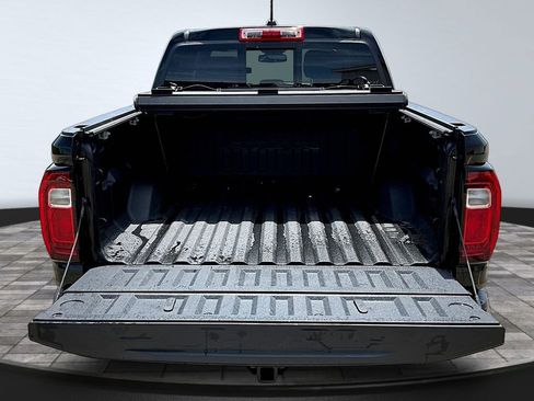 Used 2024 GMC Canyon AT4X AWD/4WD image 9