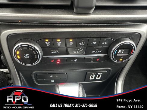 Used 2018 Ford EcoSport SE w/ SE Convenience Package image 23