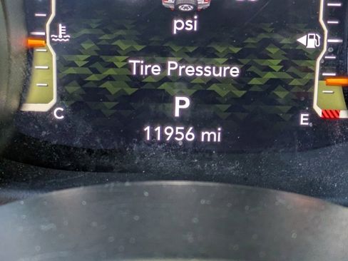 Used 2022 Jeep Wrangler Sport S image 22