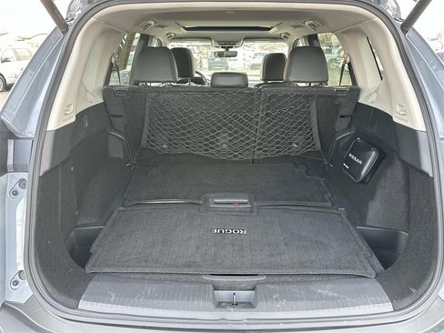 Used 2023 Nissan Rogue SL w/ SL Premium Package image 10
