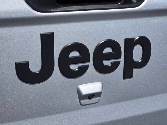 Used 2024 Jeep Gladiator Sport AWD/4WD image 17