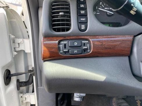 Used 2005 Buick Le Sabre Custom image 34