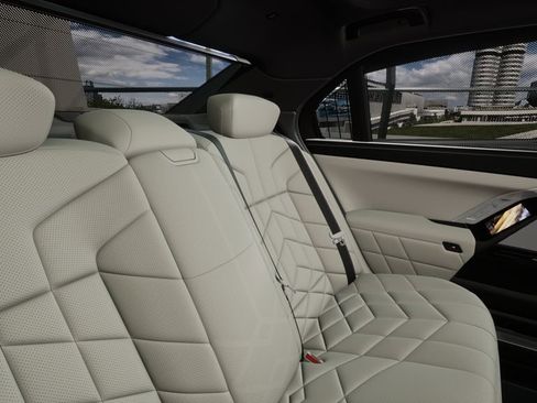 New 2026 BMW 740i image 12