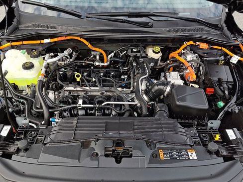 Used 2025 Ford Escape SE image 28