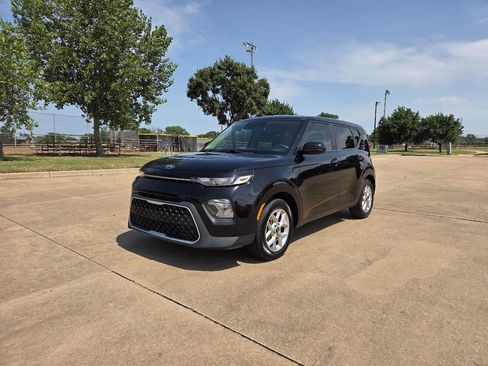 Used 2020 Kia Soul S FWD image 3