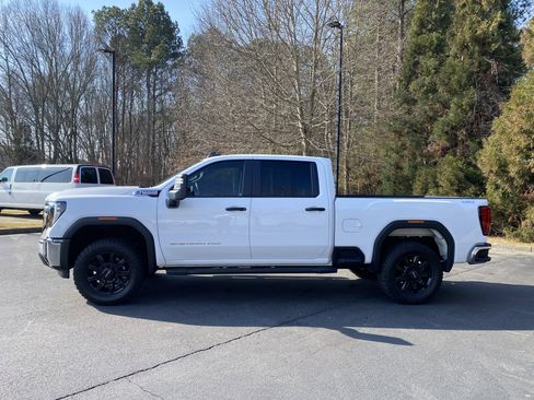 Used 2024 GMC Sierra 2500 Pro w/ Convenience Package image 6