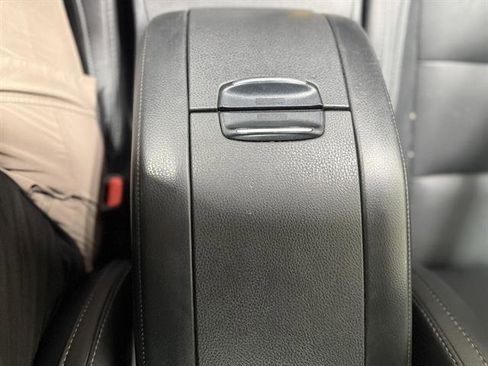 Used 2018 Toyota Highlander SE image 12