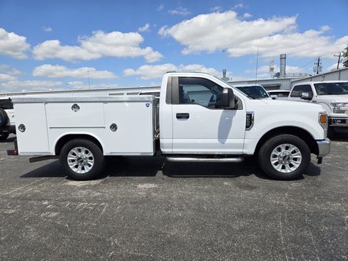 Used 2021 Ford F250 XL w/ STX Appearance Package RWD image 4