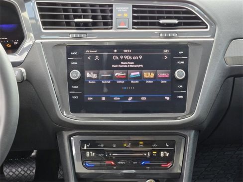 Used 2022 Volkswagen Tiguan SE image 16