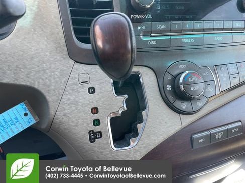 Used 2011 Toyota Sienna XLE AWD/4WD image 14