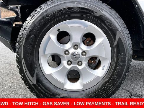 Used 2014 Jeep Wrangler Unlimited Sahara w/ Connectivity Group image 31