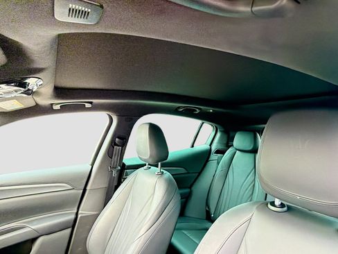 Certified 2024 Maserati Grecale GT image 27