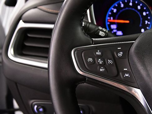 Used 2022 Chevrolet Equinox Premier image 18