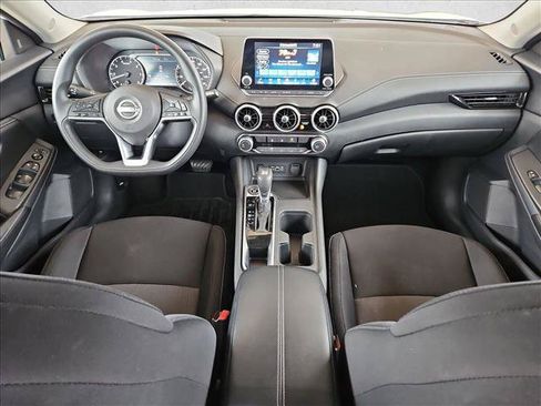 Used 2024 Nissan Sentra SV FWD image 17