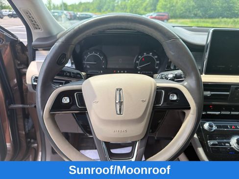 Used 2022 Lincoln Corsair AWD w/ Premium Package image 14