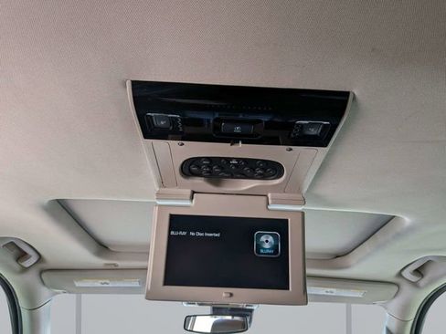 Used 2016 Chevrolet Suburban LTZ RWD image 28