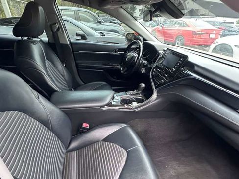 Used 2021 Toyota Camry SE image 12