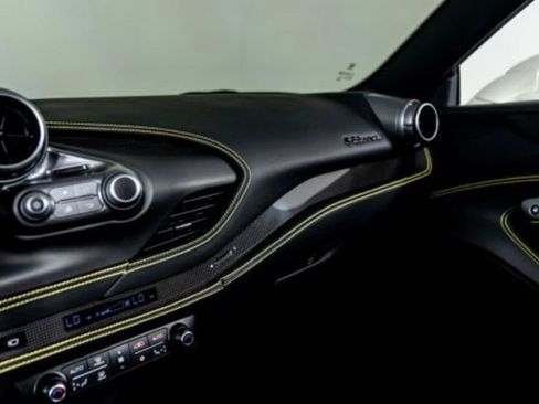 Used 2022 Ferrari F8 Tributo image 22