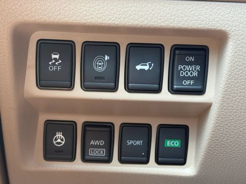 Used 2017 Nissan Rogue SV w/ SV Premium Package AWD/4WD image 23