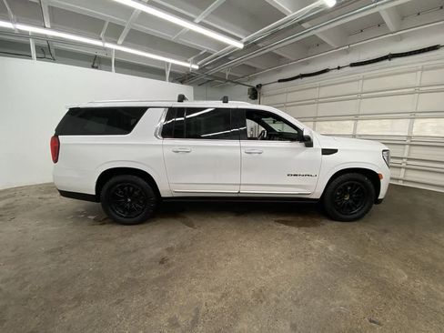 Used 2023 GMC Yukon XL Denali w/ Denali Reserve Package image 7
