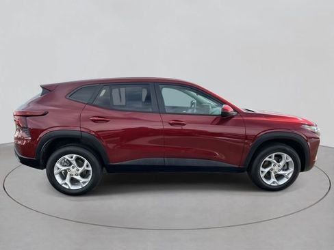 Used 2024 Chevrolet Trax LS w/ LS Convenience Package image 6