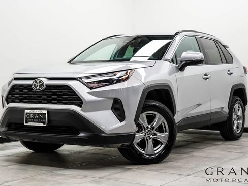 Used 2024 Toyota RAV4 XLE image 1