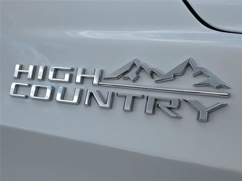 Used 2023 Chevrolet Tahoe High Country AWD/4WD image 3