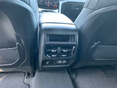 Used 2025 Jeep Grand Cherokee Altitude AWD/4WD image 20
