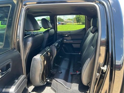 Used 2019 Toyota Tacoma TRD Sport RWD image 13