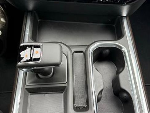 New 2026 GMC Sierra 1500 SLT image 15