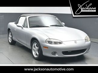Used 2002 MAZDA MX-5 Miata video 1