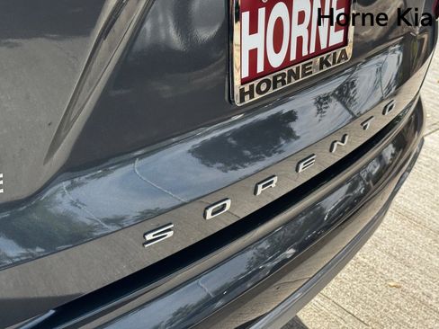 Certified 2022 Kia Sorento SX image 29
