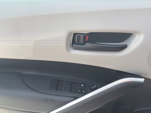 Used 2024 Toyota Corolla Cross LE AWD/4WD image 19