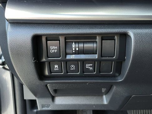 Used 2022 Subaru Crosstrek 2.5i Limited w/ Moonroof Package 2 image 10