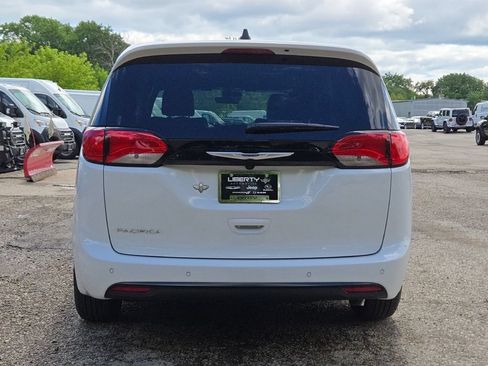 New 2027 Chrysler Pacifica LX FWD image 12