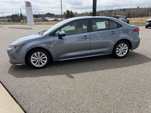 Used 2025 Toyota Corolla LE w/ LE Premium Package image 10