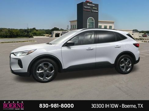 Used 2025 Ford Escape ST-Line FWD image 3
