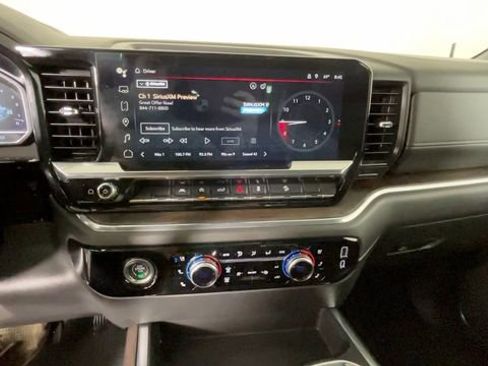Used 2023 GMC Sierra 1500 SLT w/ SLT Convenience Package AWD/4WD image 32