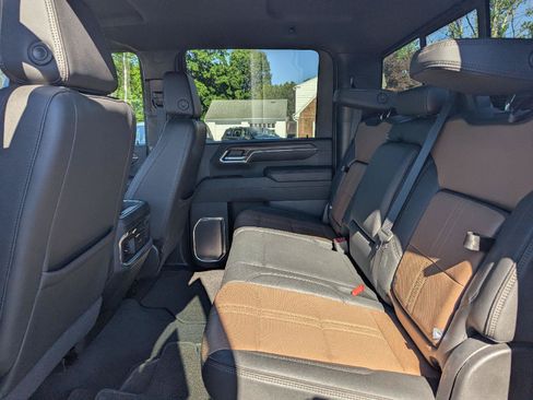 Used 2024 Chevrolet Silverado 2500 High Country w/ Technology Package AWD/4WD image 25