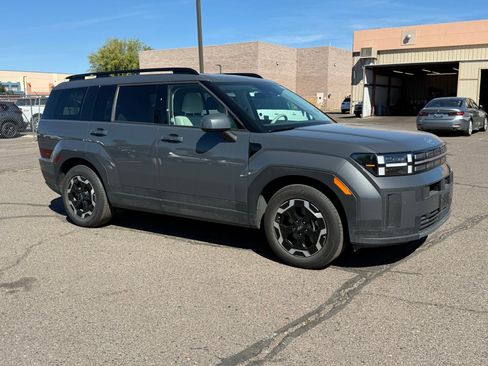 Used 2025 Hyundai Santa Fe SEL image 3