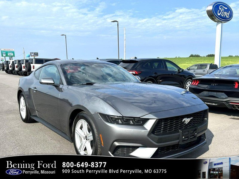 Used 2026 Ford Mustang Coupe RWD image 1