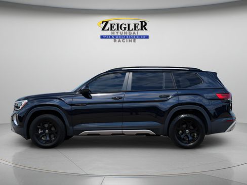 Used 2024 Volkswagen Atlas Peak Edition SE AWD/4WD image 4