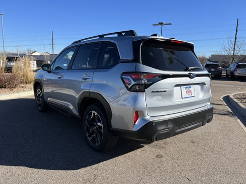 Used 2025 Subaru Forester Limited image 11