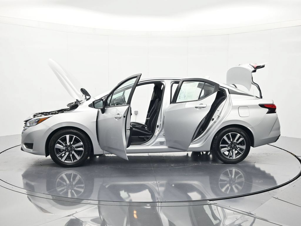Used 2025 Nissan Versa SV FWD image 46