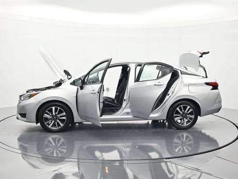 Used 2025 Nissan Versa SV FWD image 46