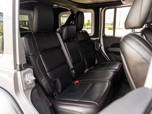 Used 2019 Jeep Wrangler Unlimited Rubicon AWD/4WD image 44