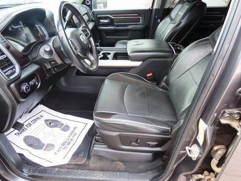 Used 2024 RAM 3500 Laramie image 42